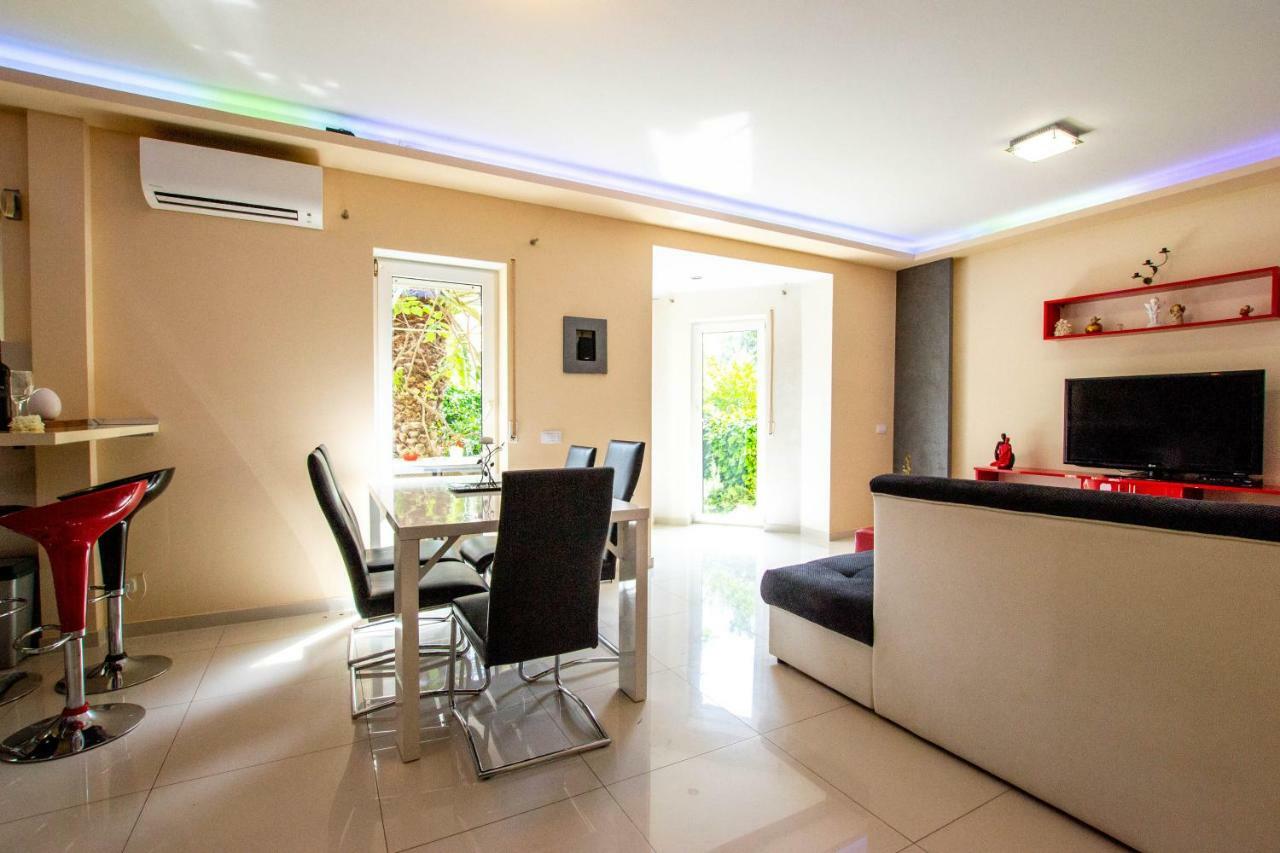 Jela Apartment 7 Пула Екстер'єр фото
